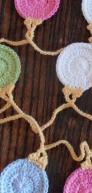 Learn To Crochet, Christmas Bunting (2 December)